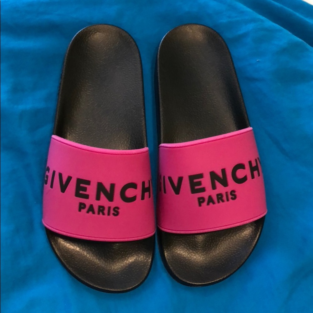 Givenchy sandals ! 🎉🎉🎉